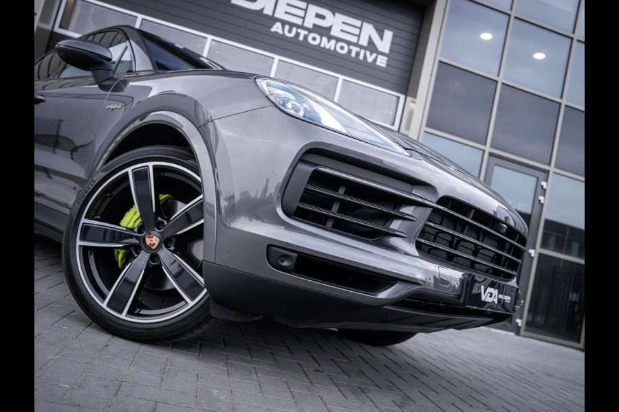 Porsche Cayenne Coupé 3.0 E-Hybrid - Sport Chrono l Panorama l Achter As Best. l Luchtvering l 22'' l Sfeerverl.