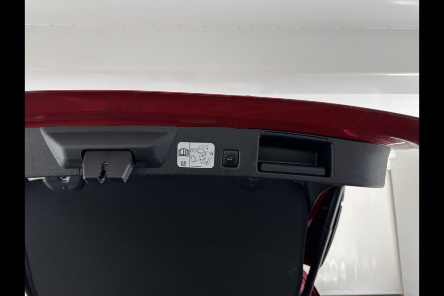 Ford Kuga 2.5 PHEV Vignale (Plug-In) (INCL-BTW) Aut. *LEATHER | DIGI-COCKPIT | FULL-LED | KEYLESS | CAMERA | DAB | CARPLAY | NAVI-FULLMAP | MEMORY-PACK | HEATED-COMFORTSEATS | PRIVACYGLASS | TOWBAR | LANE-ASSIST | 18''ALU*