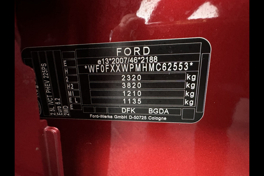 Ford Kuga 2.5 PHEV Vignale (Plug-In) (INCL-BTW) Aut. *LEATHER | DIGI-COCKPIT | FULL-LED | KEYLESS | CAMERA | DAB | CARPLAY | NAVI-FULLMAP | MEMORY-PACK | HEATED-COMFORTSEATS | PRIVACYGLASS | TOWBAR | LANE-ASSIST | 18''ALU*