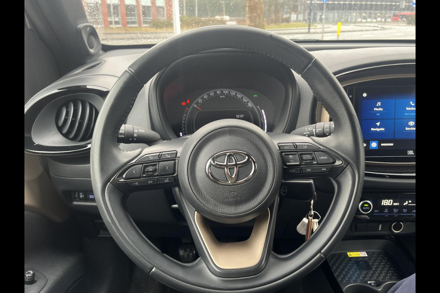 Toyota Aygo X 1.0 VVT-i MT Envy | JBL audio | Camera | Navigatie |