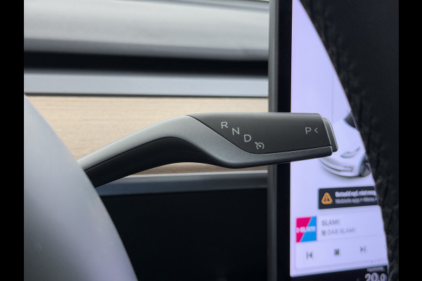 Tesla Model 3 SR+ 325PK AutoPilot Leer Pano-Dak Adaptive Cruise Lmv 18" Camera's Elektr.-Stuur+Stoelen+Spiegels+Geheugen+Easy-Entry+Verwarmde  Soh 85% Ecc Navi Led DAB Voorverwarmen interieur via App Keyless One-Pedal-Drive 1e Eigenaar Origineel Nederlands Fabrieksgarantie op Accu en Motor tot 28-9-2028/160.000KM