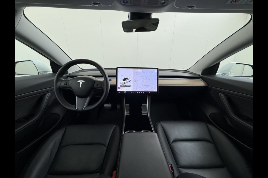 Tesla Model 3 SR+ 325PK AutoPilot Leer Pano-Dak Adaptive Cruise Lmv 18" Camera's Elektr.-Stuur+Stoelen+Spiegels+Geheugen+Easy-Entry+Verwarmde  Soh 85% Ecc Navi Led DAB Voorverwarmen interieur via App Keyless One-Pedal-Drive 1e Eigenaar Origineel Nederlands Fabrieksgarantie op Accu en Motor tot 28-9-2028/160.000KM