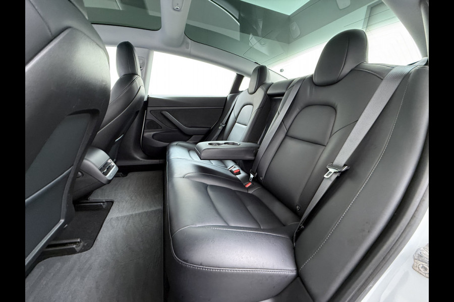 Tesla Model 3 SR+ 325PK AutoPilot Leer Pano-Dak Adaptive Cruise Lmv 18" Camera's Elektr.-Stuur+Stoelen+Spiegels+Geheugen+Easy-Entry+Verwarmde  Soh 85% Ecc Navi Led DAB Voorverwarmen interieur via App Keyless One-Pedal-Drive 1e Eigenaar Origineel Nederlands Fabrieksgarantie op Accu en Motor tot 28-9-2028/160.000KM