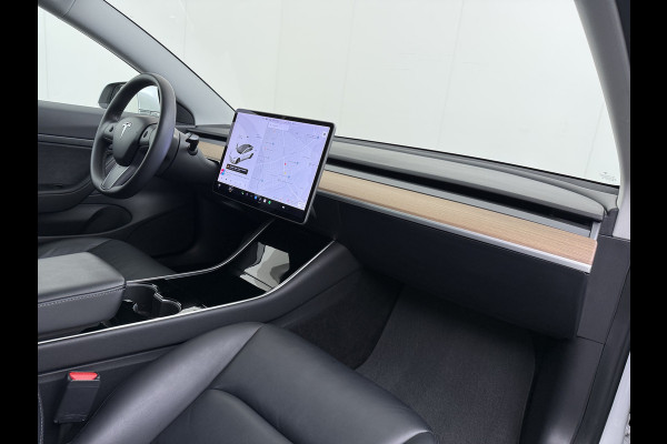 Tesla Model 3 SR+ 325PK AutoPilot Leer Pano-Dak Adaptive Cruise Lmv 18" Camera's Elektr.-Stuur+Stoelen+Spiegels+Geheugen+Easy-Entry+Verwarmde  Soh 85% Ecc Navi Led DAB Voorverwarmen interieur via App Keyless One-Pedal-Drive 1e Eigenaar Origineel Nederlands Fabrieksgarantie op Accu en Motor tot 28-9-2028/160.000KM