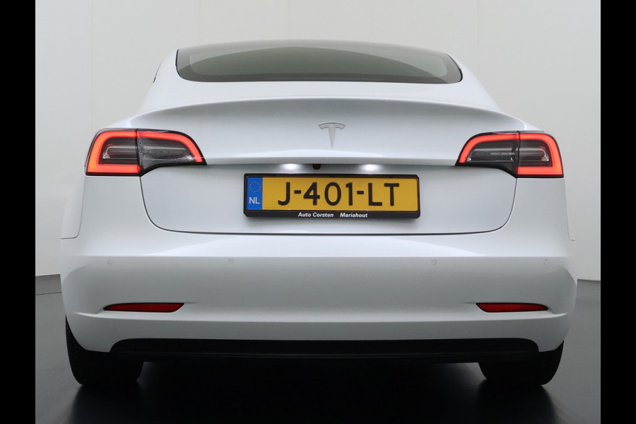 Tesla Model 3 SR+ 325PK AutoPilot Leer Pano-Dak Adaptive Cruise Lmv 18" Camera's Elektr.-Stuur+Stoelen+Spiegels+Geheugen+Easy-Entry+Verwarmde  Soh 85% Ecc Navi Led DAB Voorverwarmen interieur via App Keyless One-Pedal-Drive 1e Eigenaar Origineel Nederlands Fabrieksgarantie op Accu en Motor tot 28-9-2028/160.000KM