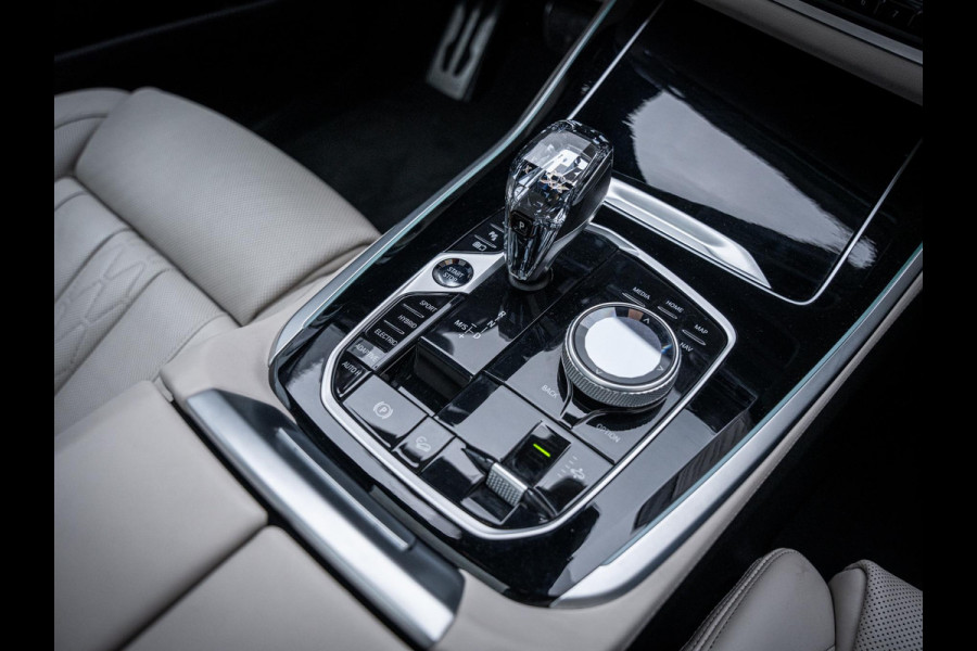 BMW X5 xDrive45e High Executive - M-Sport l Sky Lounge l Laser l Pano l Massage l HUD l ACC