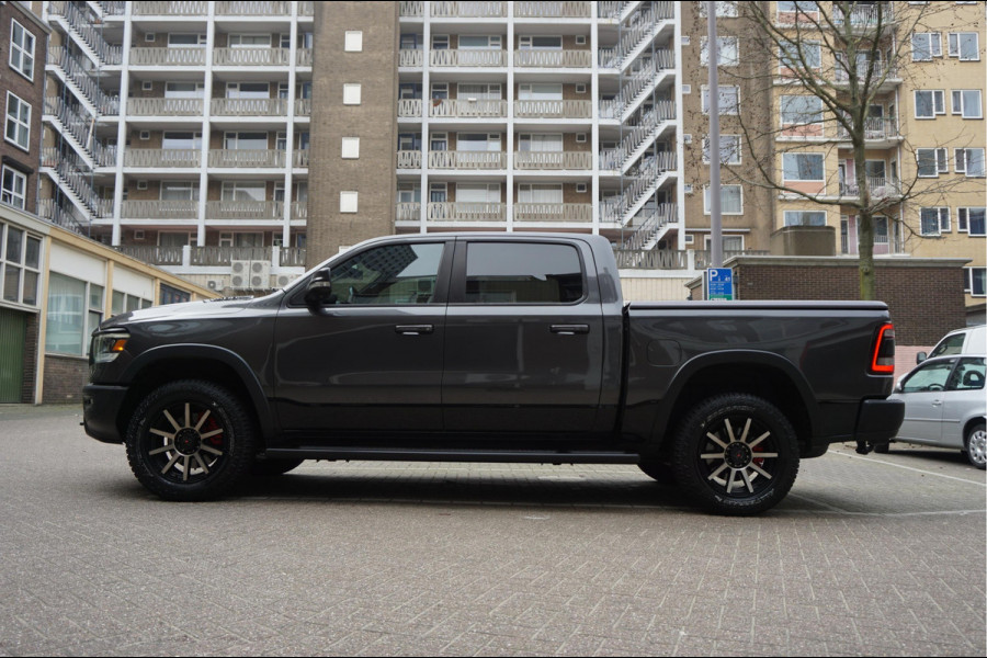 Dodge Ram 1500 5.7 V8 4x4 Rebel Sport | Luchtvering PANO -dak | Black Line | Off Road | Groot Navi | Apple CarPlay | Keyless | 20inch | Harman Kardon | Full LED | LPG onderbouw |3/2026 beurt + 4x Banden  | excl BTW