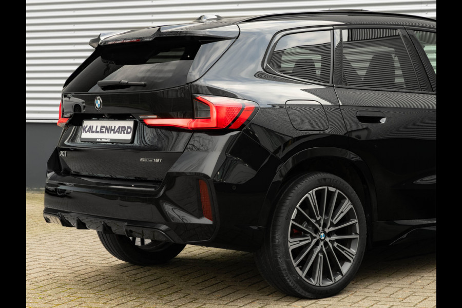 BMW X1 sDrive18i M-Sport Pro - 20 inch - Pano - Memory - Trekhaak - Head-up