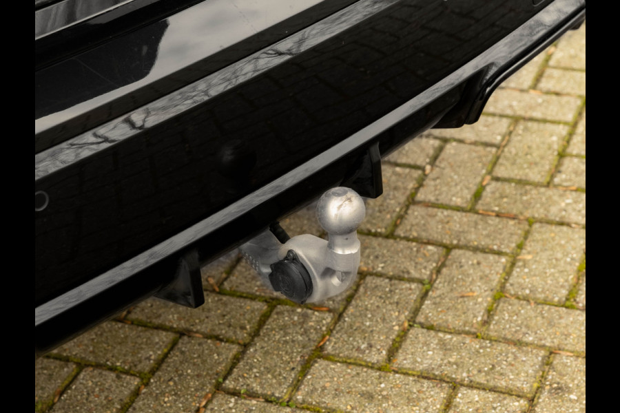 BMW X1 sDrive18i M-Sport Pro - 20 inch - Pano - Memory - Trekhaak - Head-up