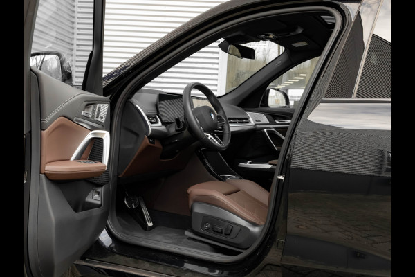 BMW X1 sDrive18i M-Sport Pro - 20 inch - Pano - Memory - Trekhaak - Head-up