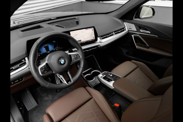 BMW X1 sDrive18i M-Sport Pro - 20 inch - Pano - Memory - Trekhaak - Head-up