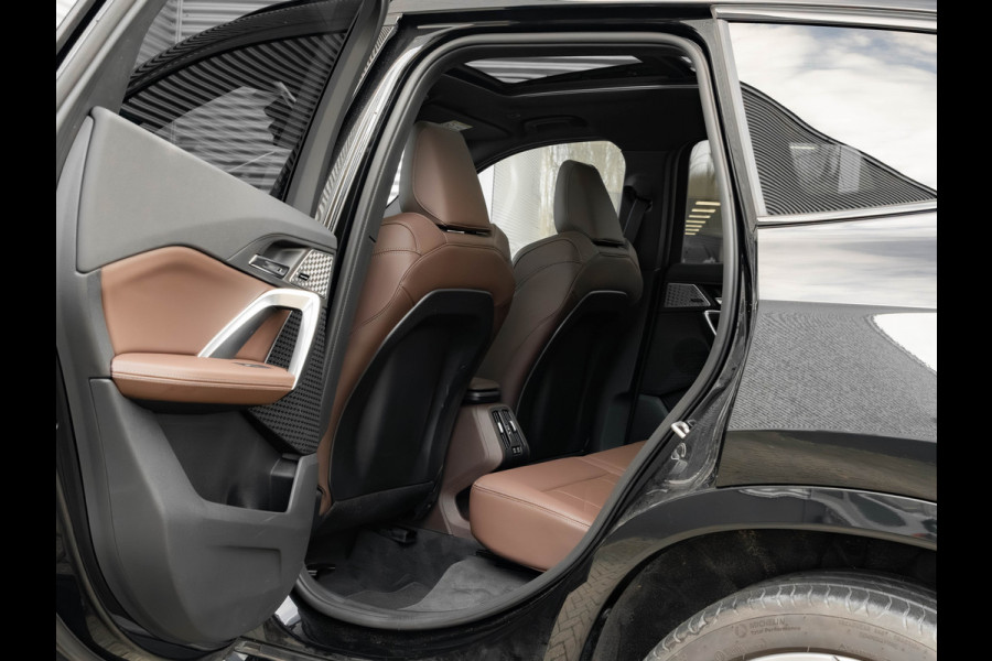 BMW X1 sDrive18i M-Sport Pro - 20 inch - Pano - Memory - Trekhaak - Head-up