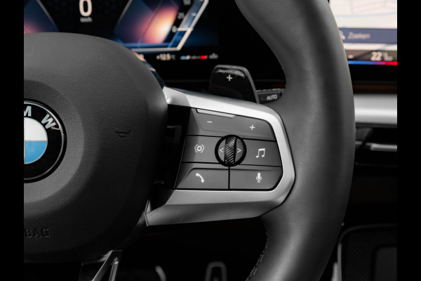 BMW X1 sDrive18i M-Sport Pro - 20 inch - Pano - Memory - Trekhaak - Head-up