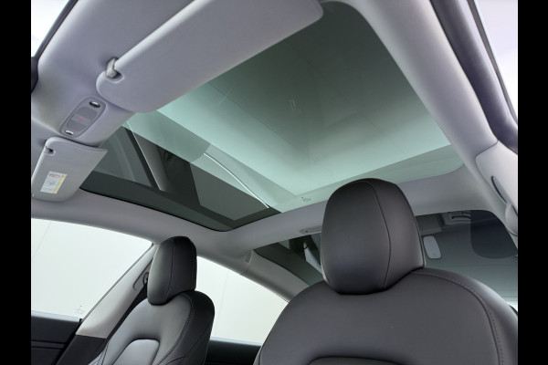 Tesla Model 3 SR Plus 325PK LFP Accu Lmv 19" AutoPilot Leder Pano-dak Adaptive-Cruise Camera's Elektr.-Stuur+Stoelen+Spiegels+Geheugen+Easy-En SOH 91% Navi LED ACC DAB Voorverwarmen interieur via App Keyless One-Pedal-Drive 1e Eigenaar Origineel Nederlandse Auto Fabrieksgarantie op Accu en Motor tot 08-12-2028/160.000KM