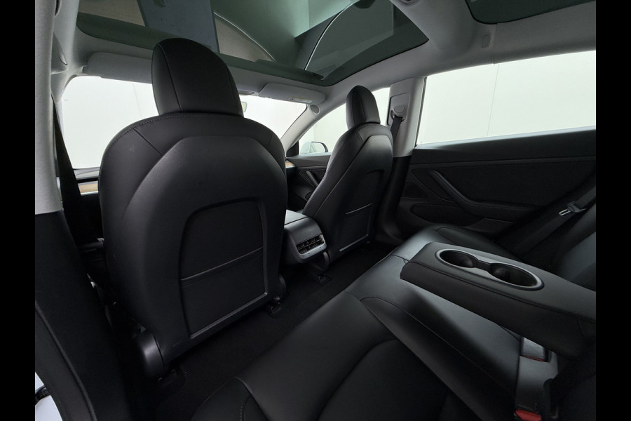 Tesla Model 3 SR Plus 325PK LFP Accu Lmv 19" AutoPilot Leder Pano-dak Adaptive-Cruise Camera's Elektr.-Stuur+Stoelen+Spiegels+Geheugen+Easy-En SOH 91% Navi LED ACC DAB Voorverwarmen interieur via App Keyless One-Pedal-Drive 1e Eigenaar Origineel Nederlandse Auto Fabrieksgarantie op Accu en Motor tot 08-12-2028/160.000KM
