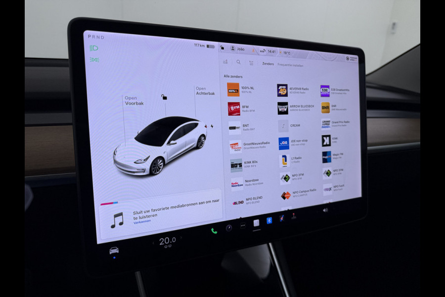 Tesla Model 3 SR Plus 325PK LFP Accu Lmv 19" AutoPilot Leder Pano-dak Adaptive-Cruise Camera's Elektr.-Stuur+Stoelen+Spiegels+Geheugen+Easy-En SOH 91% Navi LED ACC DAB Voorverwarmen interieur via App Keyless One-Pedal-Drive 1e Eigenaar Origineel Nederlandse Auto Fabrieksgarantie op Accu en Motor tot 08-12-2028/160.000KM