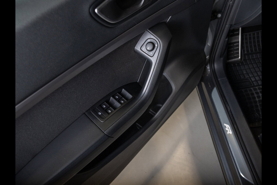 Seat Ateca 1.5 TSI FR Business Intense / 150pk / Panorama dak / Achteruitrij camera / Stoel en stuur verwarming /