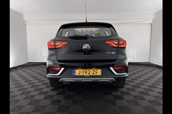 MG ZS EV Luxury 45 kWh {SOH-90%} (INCL-BTW) Aut. *PANO | LEATHER | CCS-FASTLOADER | KEYLESS | NAVI-FULLMAP | ADAPTIVE-CRUISE | CAMERA | HEATED-SPORTSEATS | CARPLAY | BLINDSPOT | DAB | LANE-ASSIST | 17''ALU*