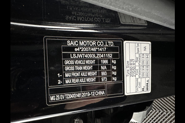 MG ZS EV Luxury 45 kWh {SOH-90%} (INCL-BTW) Aut. *PANO | LEATHER | CCS-FASTLOADER | KEYLESS | NAVI-FULLMAP | ADAPTIVE-CRUISE | CAMERA | HEATED-SPORTSEATS | CARPLAY | BLINDSPOT | DAB | LANE-ASSIST | 17''ALU*