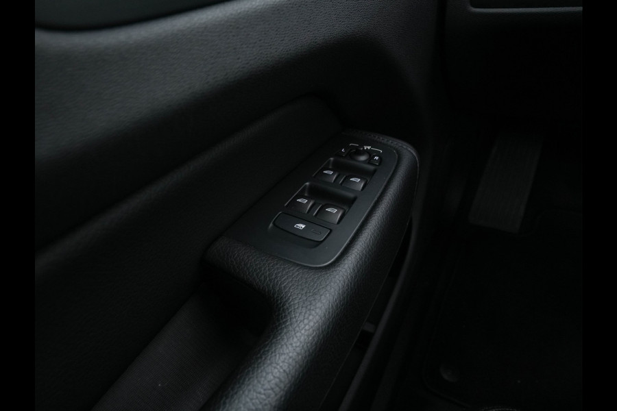 Volvo XC60 2.0 B5 Business Pro R-Design (INCL.BTW) Aut. *PANO | LUXURY-LEATHER | FULL-LEATHER | MEMORY-PACK | HEATED-SPORTSEATS | CAMERA | NAVI-FULLMAP | SHIFT-PADDLES | PRIVACY-GLASS | AIR-SUSPENSION | ECC | PDC | CRUISE | 19''ALU