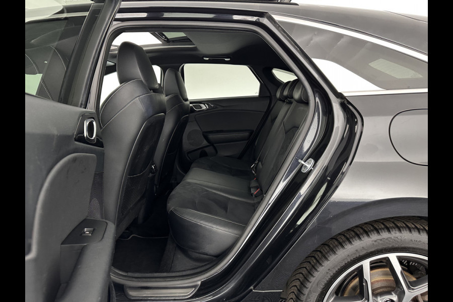 Kia ProCeed 1.0 T-GDI GT-Line (INCL-BTW) *PANO | LEATHER-ALCANTARA  | FULL-LED | SPORTSEATS | NAVI-FULLMAP | CAMERA | ECC | PRIVACYGLASS | LANE-ASSIST | DAB+ | CARPLAY | PDC | KEYLESS | CRUISE | TOWBAR | 17''ALU*