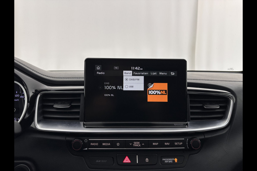 Kia ProCeed 1.0 T-GDI GT-Line (INCL-BTW) *PANO | LEATHER-ALCANTARA  | FULL-LED | SPORTSEATS | NAVI-FULLMAP | CAMERA | ECC | PRIVACYGLASS | LANE-ASSIST | DAB+ | CARPLAY | PDC | KEYLESS | CRUISE | TOWBAR | 17''ALU*