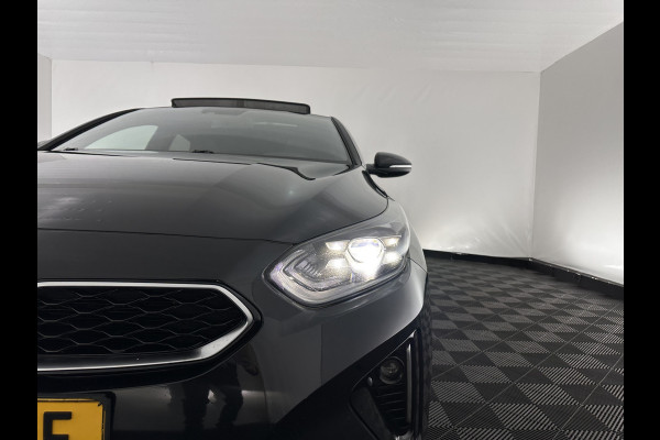 Kia ProCeed 1.0 T-GDI GT-Line (INCL-BTW) *PANO | LEATHER-ALCANTARA  | FULL-LED | SPORTSEATS | NAVI-FULLMAP | CAMERA | ECC | PRIVACYGLASS | LANE-ASSIST | DAB+ | CARPLAY | PDC | KEYLESS | CRUISE | TOWBAR | 17''ALU*