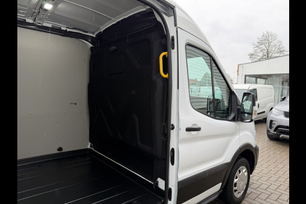 Ford Transit 310 2.0 TDCI L2H2 Trend / vaste prijs rijklaar € 18.950 ex btw / euro 6 / bpm vrij / lease vanaf € 319 / imperial + trap / airco / cruise / pdc voor en achter / trekhaak 2450 kg