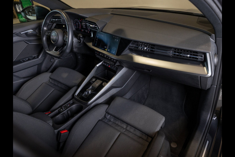 Audi A3 Limousine 35 TFSI Advanced edition / 150pk / Stoelverwarming / Adaptieve cruise control / Achteruitrij camera /
