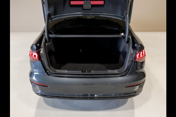 Audi A3 Limousine 35 TFSI Advanced edition / 150pk / Stoelverwarming / Adaptieve cruise control / Achteruitrij camera /