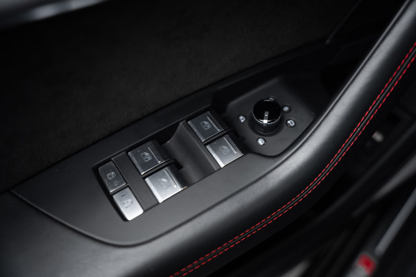 Audi RS6 Avant TFSI quattro - Mansory Pakket | Downpipe | Stage 2 | Eventuri Carbon Intake | PPF | Panorama | B&O Advanced