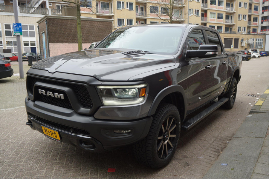 Dodge Ram 1500 5.7 V8 4x4 Rebel Sport | Luchtvering PANO -dak | Black Line | Off Road | Groot Navi | Apple CarPlay | Keyless | 20inch | Harman Kardon | Full LED | LPG onderbouw |3/2026 beurt + 4x Banden  | excl BTW