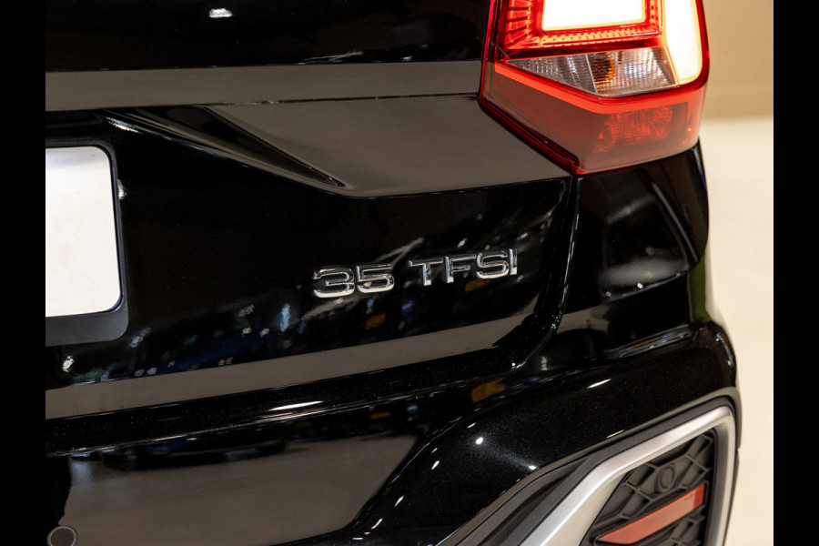 Audi Q2 35 TFSI S Edition / 150pk / Stoelverwarming / Achteruitrij camera / Adaptieve cruise control /