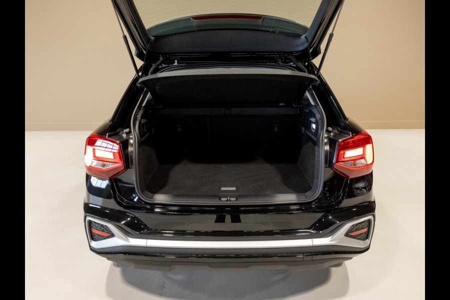 Audi Q2 35 TFSI S Edition / 150pk / Stoelverwarming / Achteruitrij camera / Adaptieve cruise control /