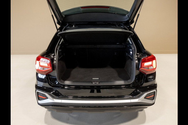 Audi Q2 35 TFSI S Edition / 150pk / Stoelverwarming / Achteruitrij camera / Adaptieve cruise control /