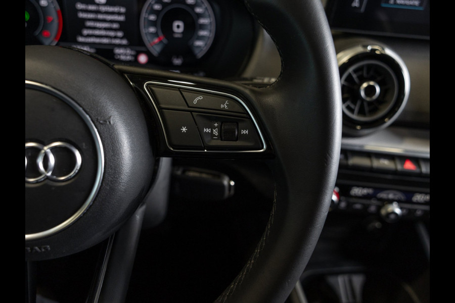Audi Q2 35 TFSI S Edition / 150pk / Stoelverwarming / Achteruitrij camera / Adaptieve cruise control /