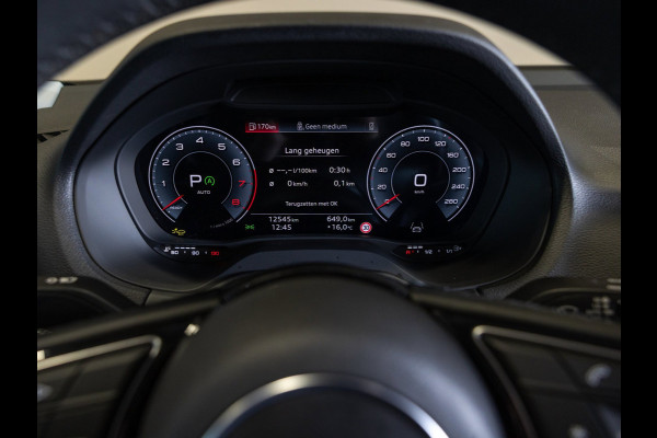 Audi Q2 35 TFSI S Edition / 150pk / Stoelverwarming / Achteruitrij camera / Adaptieve cruise control /