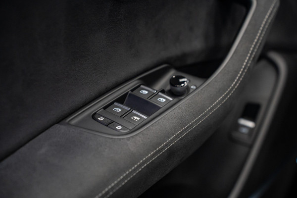 Audi Q8 4.0 TFSI RS Q8 quattro Performance *Achteras-besturing / Standkachel / Panorama / Bang & Olufsen / Stoelventilatie & massage / HUD*