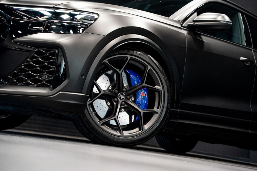 Audi Q8 4.0 TFSI RS Q8 quattro Performance *Achteras-besturing / Standkachel / Panorama / Bang & Olufsen / Stoelventilatie & massage / HUD*