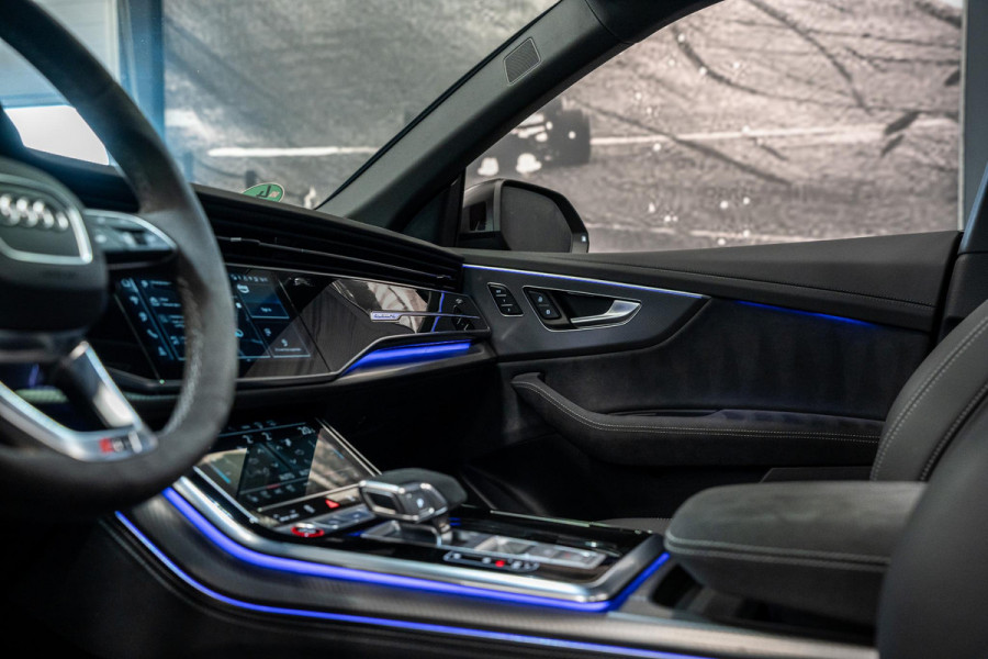 Audi Q8 4.0 TFSI RS Q8 quattro Performance *Achteras-besturing / Standkachel / Panorama / Bang & Olufsen / Stoelventilatie & massage / HUD*