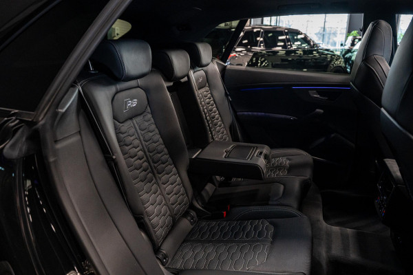 Audi Q8 4.0 TFSI RS Q8 quattro Performance *Achteras-besturing / Standkachel / Panorama / Bang & Olufsen / Stoelventilatie & massage / HUD*