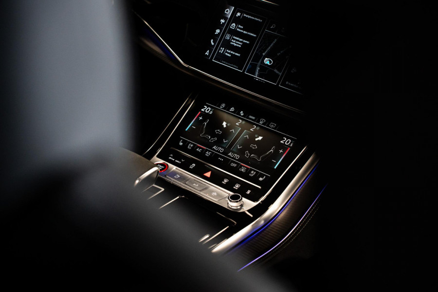 Audi Q8 4.0 TFSI RS Q8 quattro Performance *Achteras-besturing / Standkachel / Panorama / Bang & Olufsen / Stoelventilatie & massage / HUD*