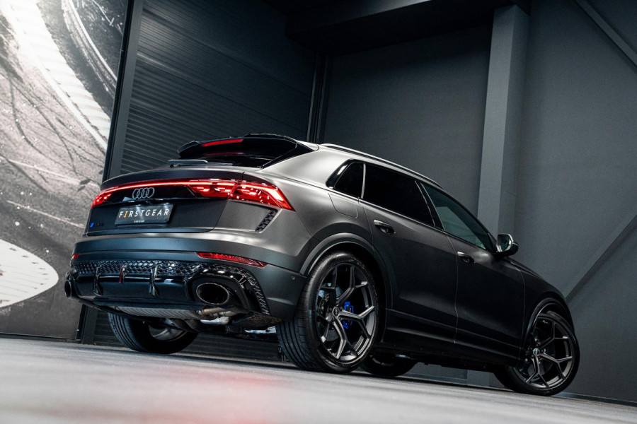 Audi Q8 4.0 TFSI RS Q8 quattro Performance *Achteras-besturing / Standkachel / Panorama / Bang & Olufsen / Stoelventilatie & massage / HUD*