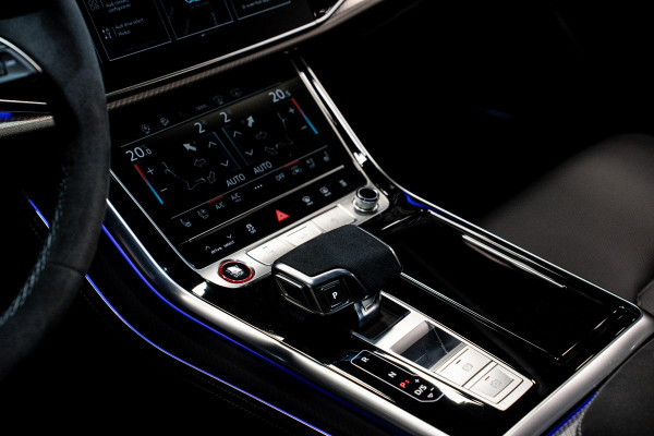 Audi Q8 4.0 TFSI RS Q8 quattro Performance *Achteras-besturing / Standkachel / Panorama / Bang & Olufsen / Stoelventilatie & massage / HUD*