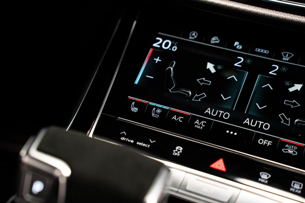 Audi Q8 4.0 TFSI RS Q8 quattro Performance *Achteras-besturing / Standkachel / Panorama / Bang & Olufsen / Stoelventilatie & massage / HUD*