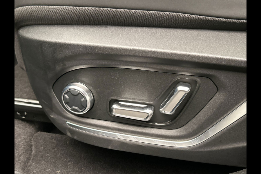 Lynk & Co 01 1.5 More Leder| Pano | Stoel+Stuurwielverwarming | Keyless