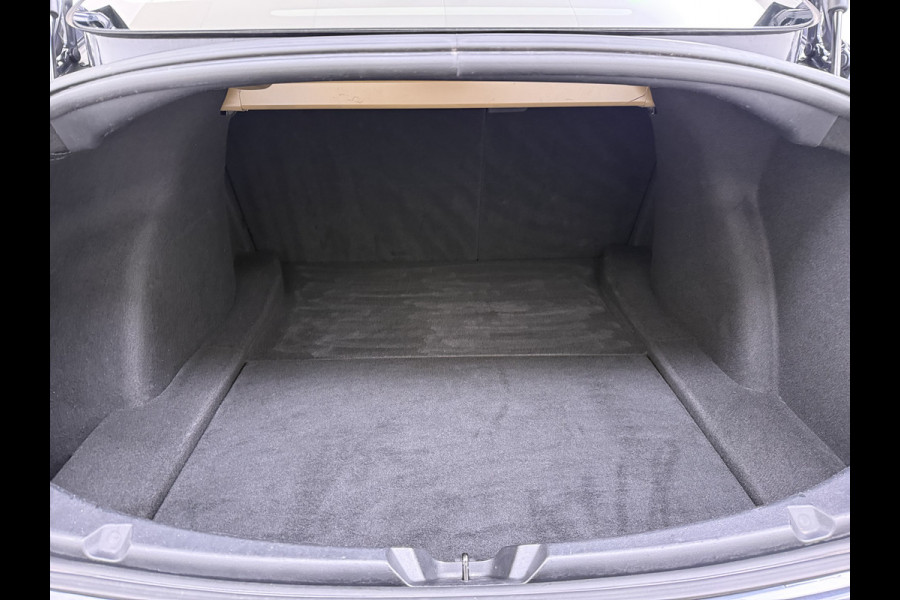 Tesla Model 3 Long Range AWD 75kWh Trekhaak AutoPilot Leeer Pano-dak Adaptive-Cruise Camera's Elektr.-Stuur+Stoelen+Spiegels+Geheugen+Easy-Ent Navi LED DAB Voorverwarmen interieur Keyless One-Pedal-Drive 4WD SOH 86% 1.000KG Trekgewicht Origineel Nederlandse Auto Fabrieksgarantie op Accu en Motor tot 19-12-2027/192.00km € 60.430 nieuw!
