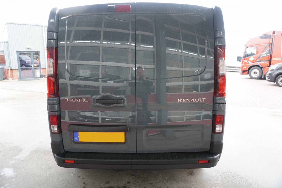 Renault Trafic 2.0 Blue dC1 150PK EDC T30 L2H1 Advance Automaat Schuifdeur L+R nr.V064 | Airco | Cruise | Navigatie | Camera | All season