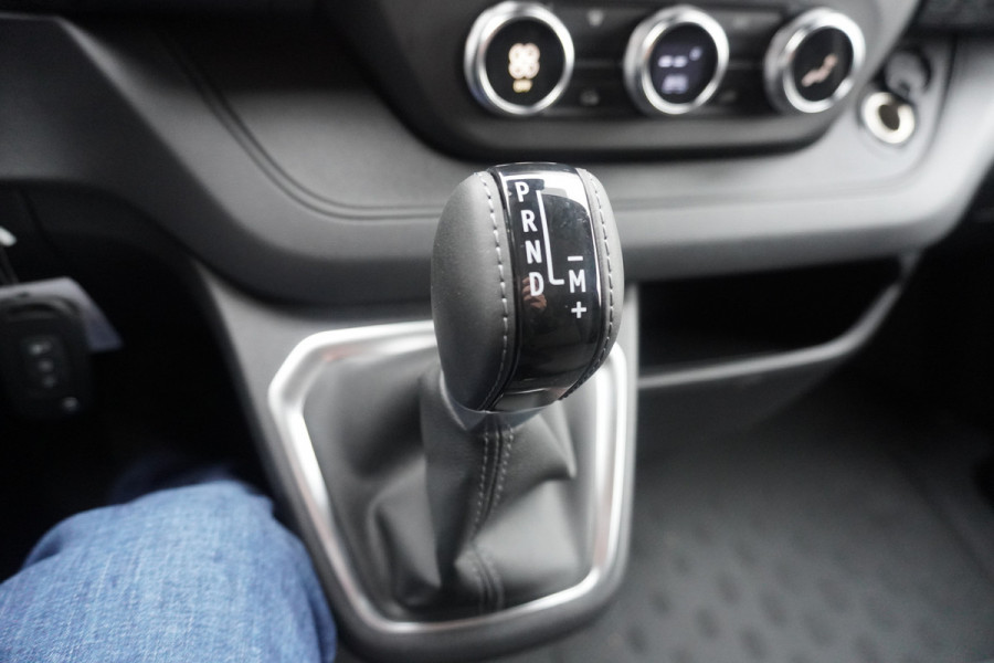 Renault Trafic 2.0 Blue dC1 150PK EDC T30 L2H1 Advance Automaat Schuifdeur L+R nr.V064 | Airco | Cruise | Navigatie | Camera | All season