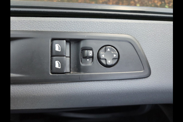 Renault Trafic -E-Tech / Opel e-Vivaro L2 Innovation 50 kWh SNELLADER 9-Persoons Airco Cruisecontrol Accucertificaat aanwezig